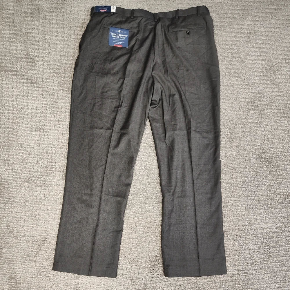 NWT! Croft & Barrow Straight Fit Flat Front Men's Dress Pants - Grey - 42x32